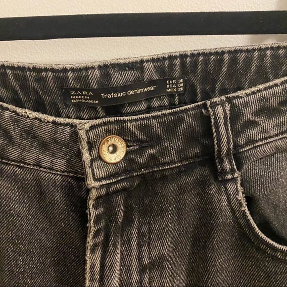 Zara Trafaluc Washed Black Denim High Rise Mom Jeans Size 4 - Picture 6 of 11